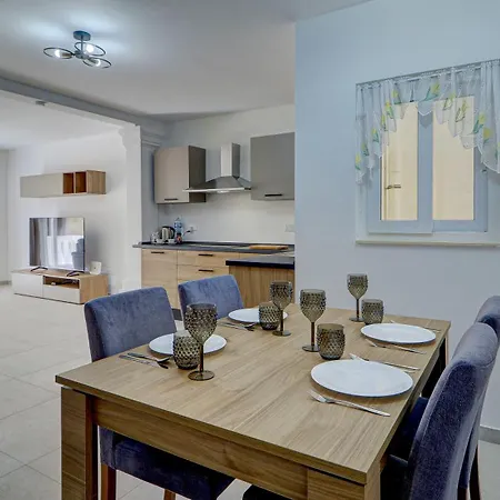 Seaside 2br By Mira *